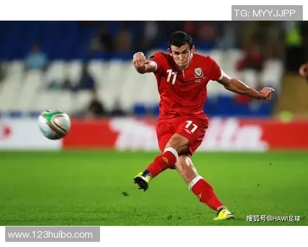 足球者英文解析与应用技巧全面指南助你提升语言能力与足球水平 足球者英文解析与应用技巧全面指南助你提升语言能力与足球水平