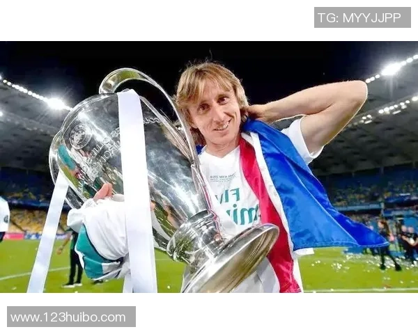 足球退役战：传奇球星的最后一场较量与永恒的荣耀之路